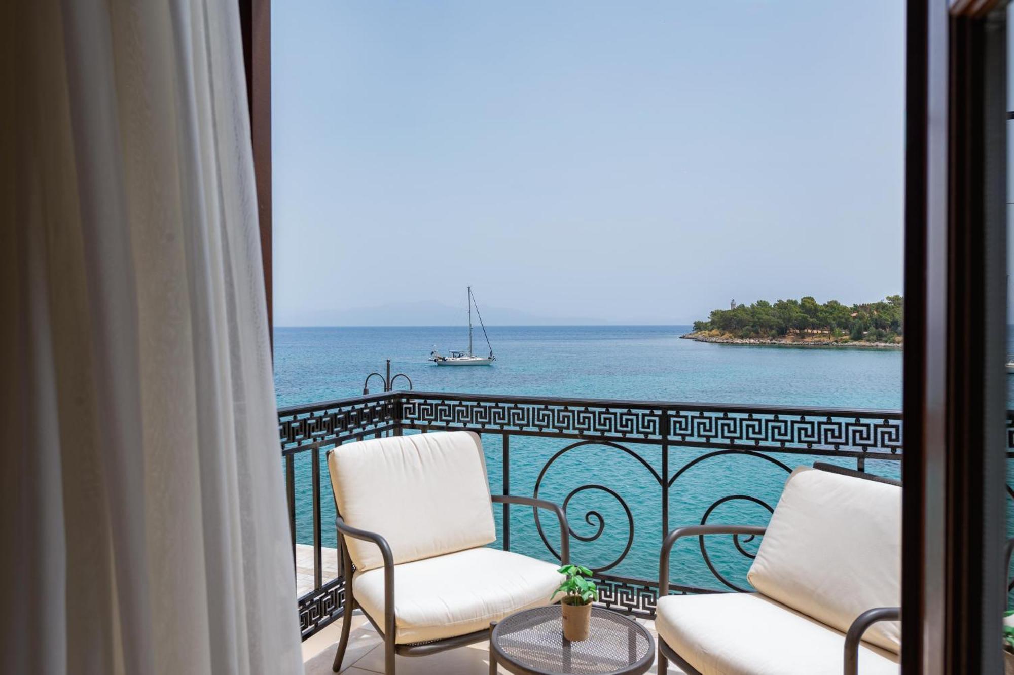 La Boheme Hotel Гитион Экстерьер фото