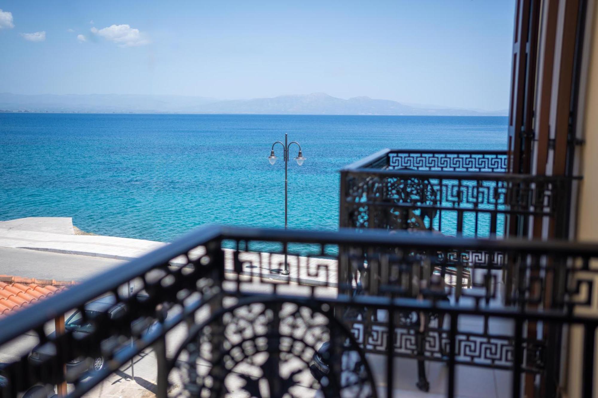 La Boheme Hotel Гитион Экстерьер фото