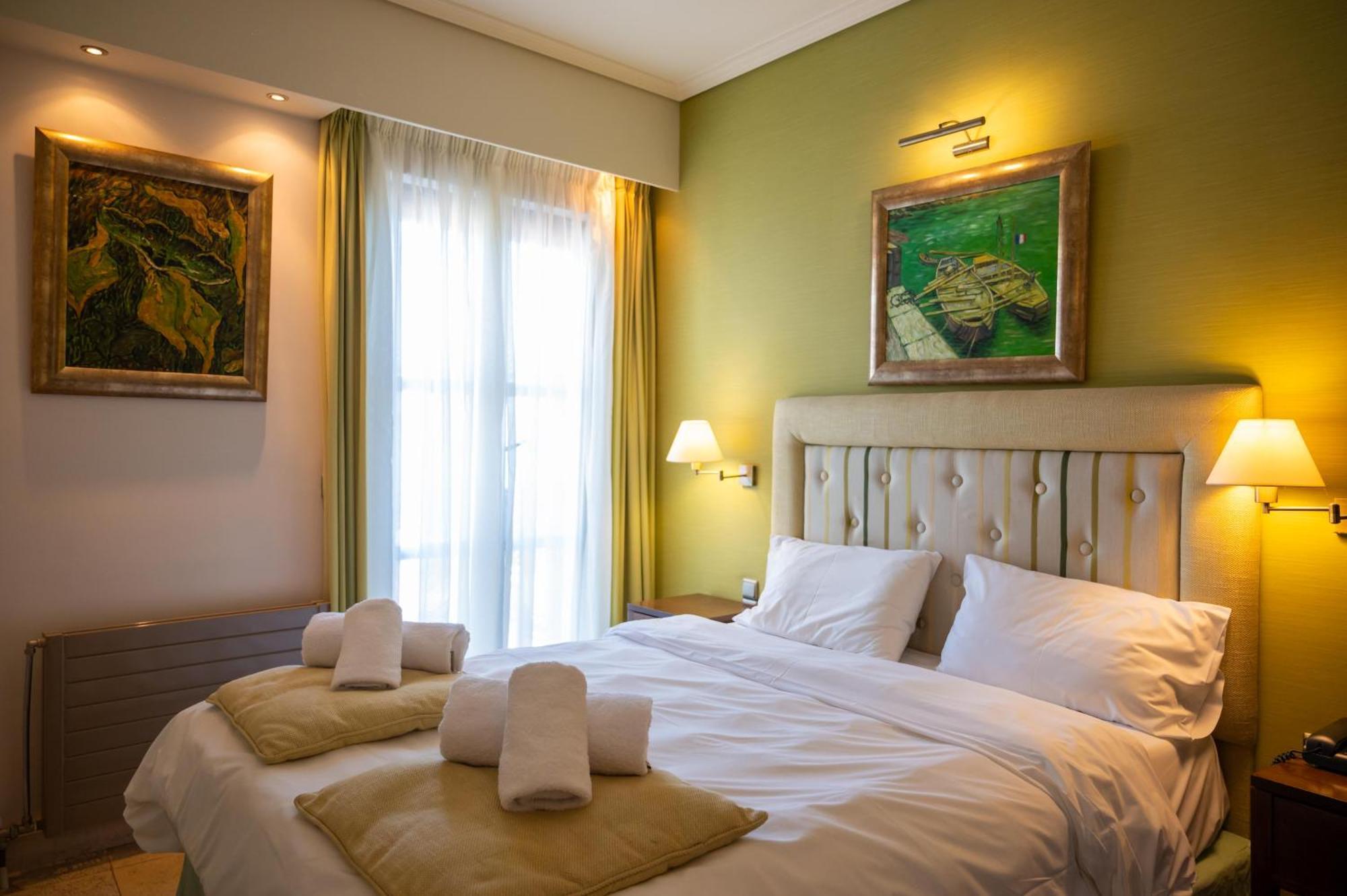 La Boheme Hotel Гитион Экстерьер фото